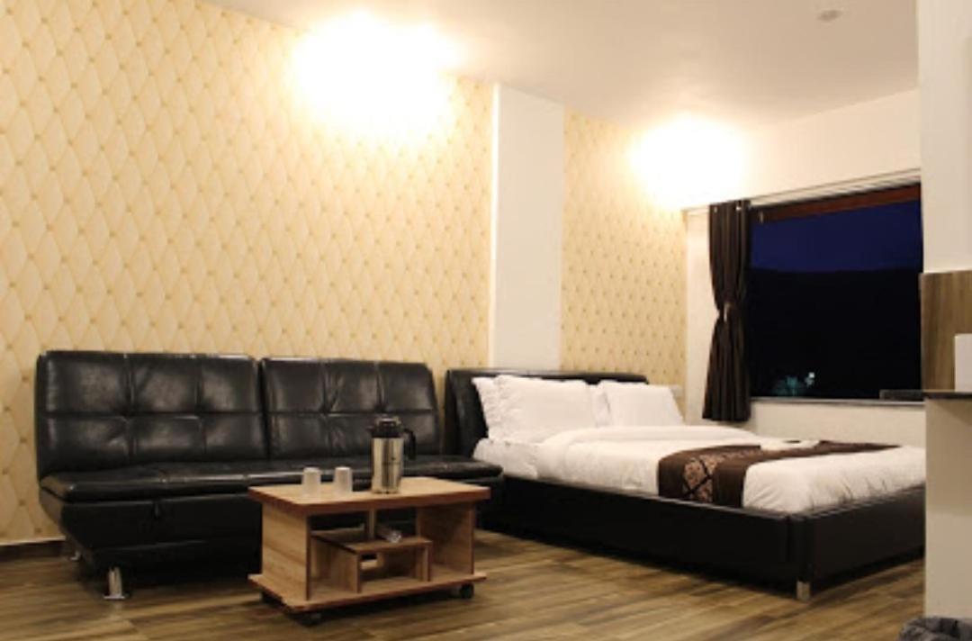 Strawberry Hills Saputara Hotell Eksteriør bilde