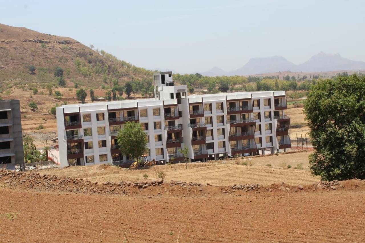 Strawberry Hills Saputara Hotell Eksteriør bilde