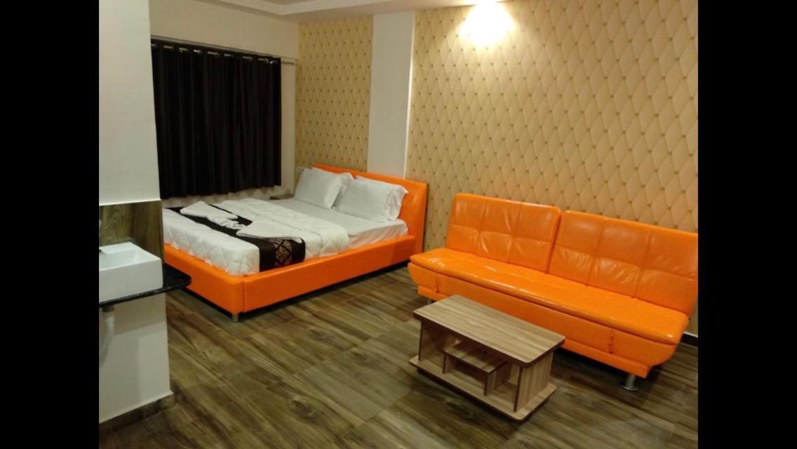 Strawberry Hills Saputara Hotell Eksteriør bilde